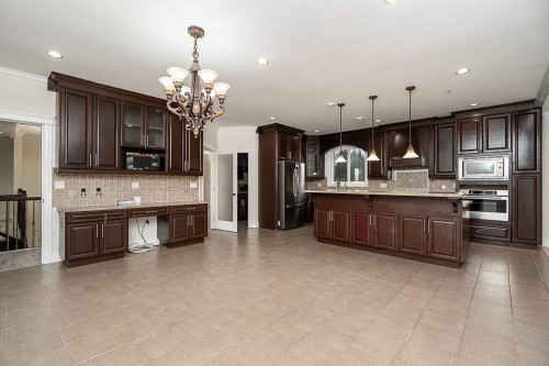 3701 Lincoln Avenue, Coquitlam, BC 