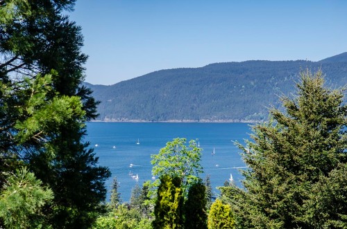 5237 Timberfeild Road, West Vancouver, BC 