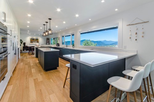 5237 Timberfeild Road, West Vancouver, BC 