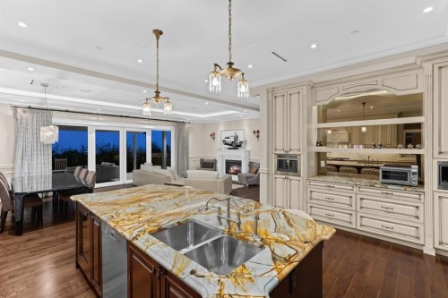 1367 Chartwell Drive, West Vancouver, BC 