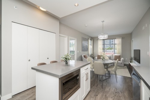 2410-963 Charland Avenue  Coquitlam, BC V3K 0E2