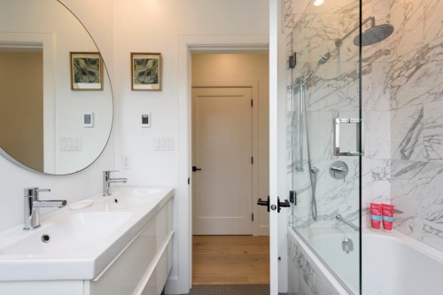 161 26Th Avenue E, Vancouver, BC 