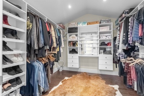 324 24Th Street E, North Vancouver, BC 