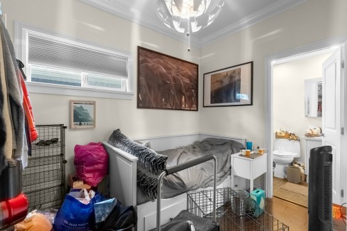 324 24Th Street E, North Vancouver, BC 