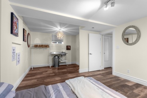 324 24Th Street E, North Vancouver, BC 