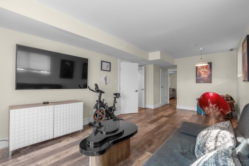 324 24Th Street E, North Vancouver, BC 