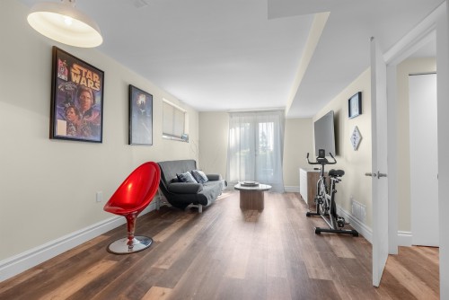 324 24Th Street E, North Vancouver, BC 