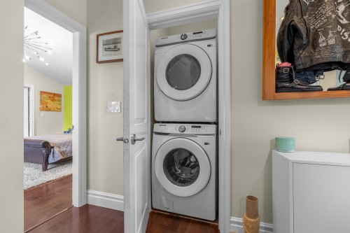 324 24Th Street E, North Vancouver, BC 