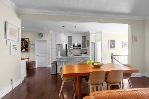 324 24Th Street E, North Vancouver, BC 