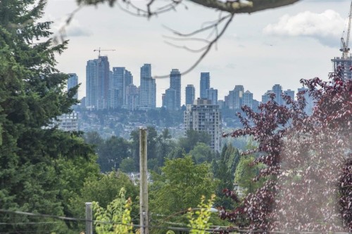 560 Springer Avenue, Burnaby, BC 