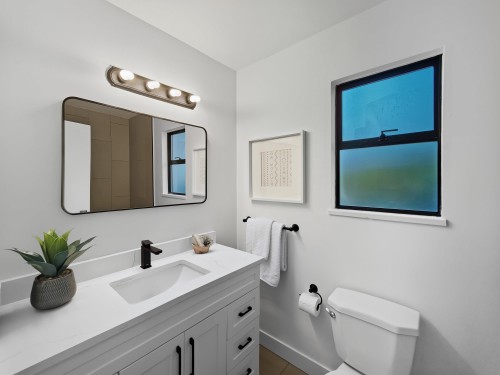 1777 Caledonia Avenue, North Vancouver, BC 