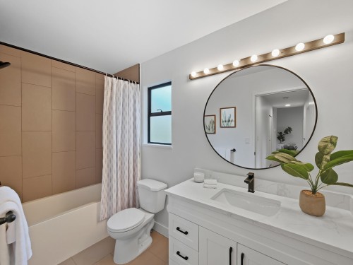 1777 Caledonia Avenue, North Vancouver, BC 