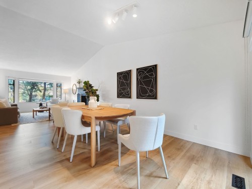 1777 Caledonia Avenue, North Vancouver, BC 