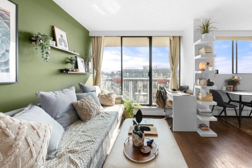 706-145 St. Georges Avenue  North Vancouver, BC V7L 3G8