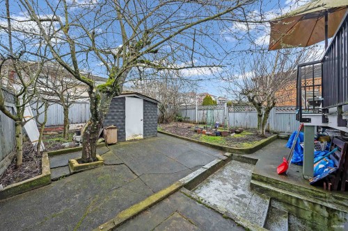 235 62Nd Avenue E, Vancouver, BC 