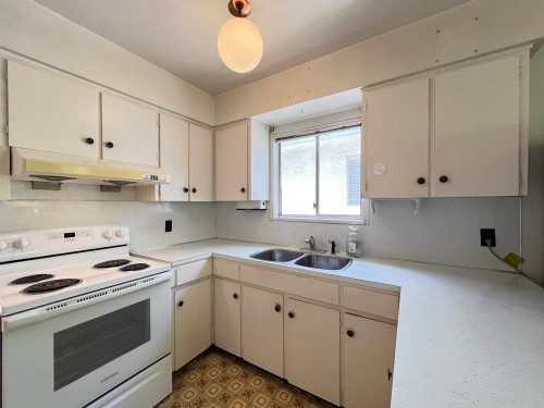 235 62Nd Avenue E, Vancouver, BC 