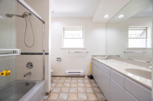 2063 47Th Avenue W, Vancouver, BC 