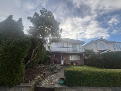 2628 8th Avenue E Vancouver, BC V5M 1W5