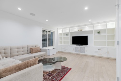 2008 Larson Road, North Vancouver, BC 