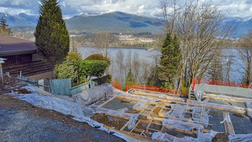 5645 Highfield Drive, Burnaby, BC 