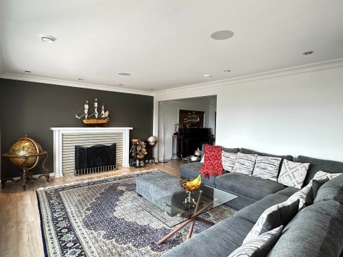 2390 Palmerston Avenue, West Vancouver, BC 