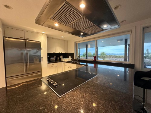 2390 Palmerston Avenue, West Vancouver, BC 