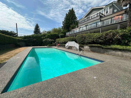 2390 Palmerston Avenue, West Vancouver, BC 