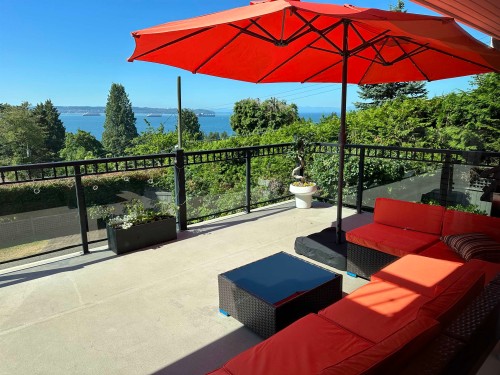 2390 Palmerston Avenue, West Vancouver, BC 