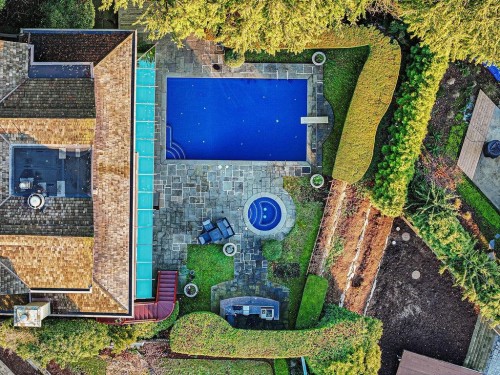 1626 Pinecrest Drive, West Vancouver, BC 