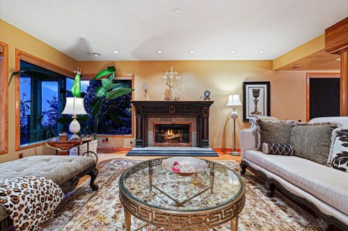 1626 Pinecrest Drive, West Vancouver, BC 