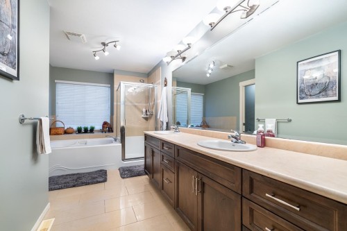 30 Hawthorn Drive, Port Moody, BC 