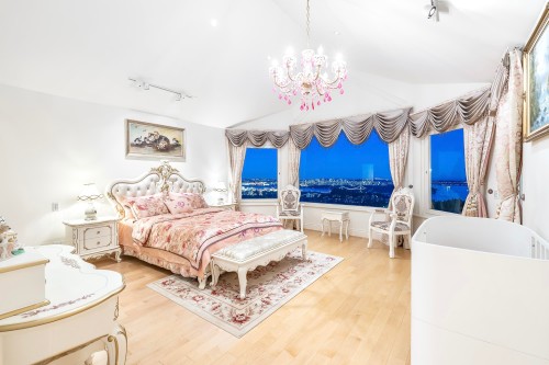 965 King Georges Way, West Vancouver, BC 