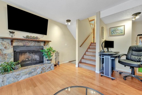 202 Balmoral Place, Port Moody, BC 