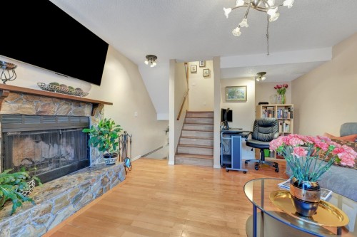 202 Balmoral Place, Port Moody, BC 