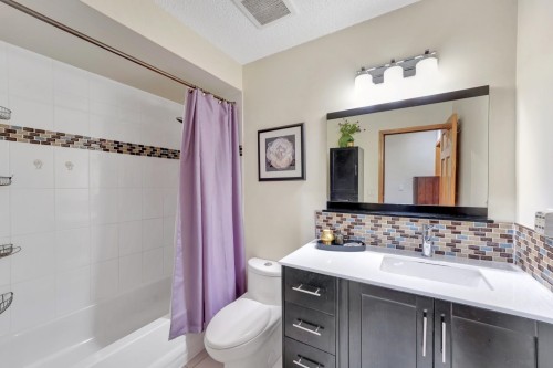 202 Balmoral Place, Port Moody, BC 