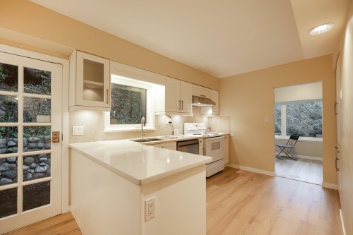 111 Bonnymuir Drive, West Vancouver, BC 