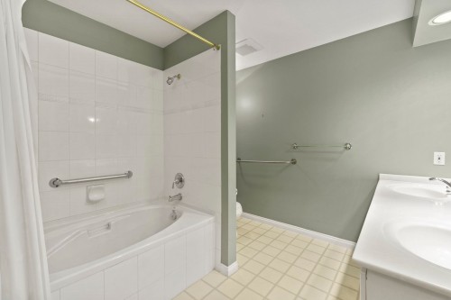 130-3098 Guildford Way, Coquitlam, BC 