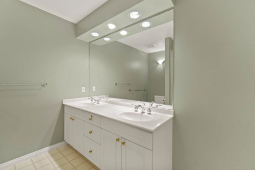 130-3098 Guildford Way, Coquitlam, BC 