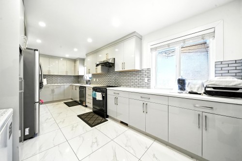 2545 43Rd Avenue E, Vancouver, BC 