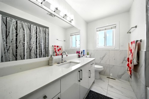 2545 43Rd Avenue E, Vancouver, BC 