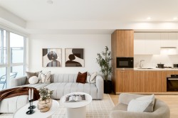 310-209 20th Avenue E Vancouver, BC V5V 1M2