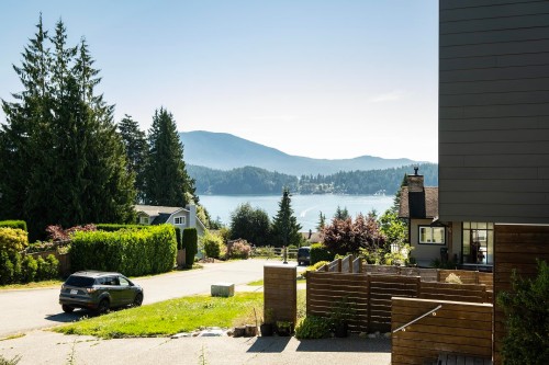 565 Wildwood Crescent  Gibsons, BC V0N 1V9