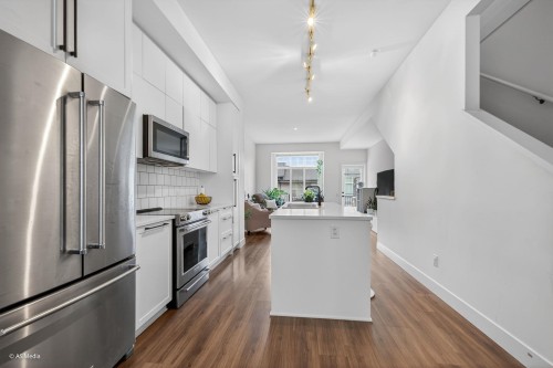 44-3552 Victoria Drive, Coquitlam, BC 