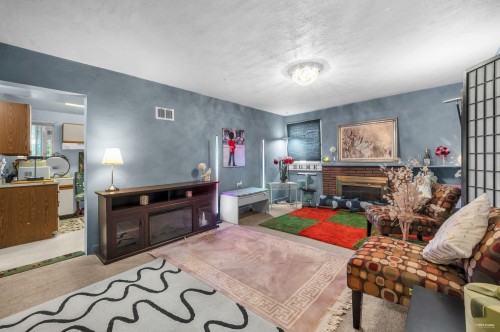 917 Ladner Street  New Westminster, BC V3L 4W5