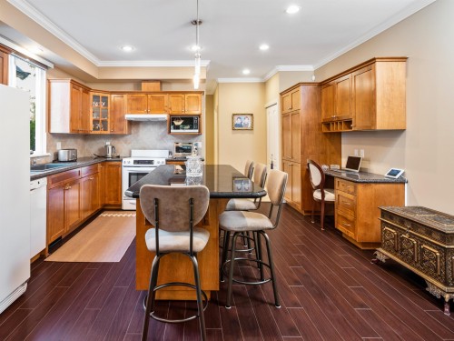 2205 Parkway Boulevard, Coquitlam, BC 