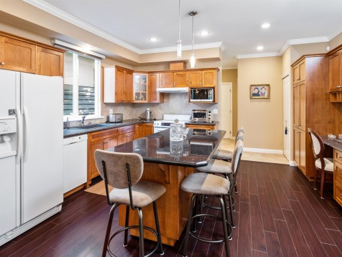 2205 Parkway Boulevard, Coquitlam, BC 