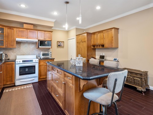 2205 Parkway Boulevard, Coquitlam, BC 