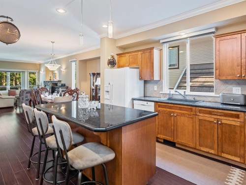 2205 Parkway Boulevard, Coquitlam, BC 