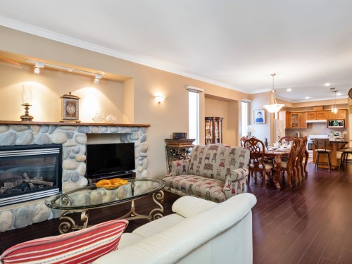 2205 Parkway Boulevard, Coquitlam, BC 