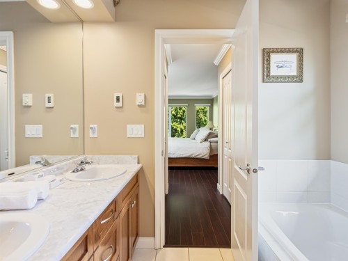 2205 Parkway Boulevard, Coquitlam, BC 